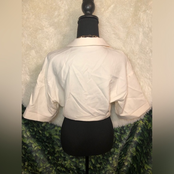 Elegant Cream Crop Top Blazer - Picture 10 of 11
